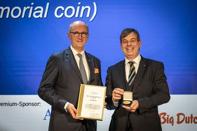 Bernd Meerpohl (left) being awarded the Max Eyth Gold Medal by the DLG board. DLG president Hubertus Paetow handed over medal and certificate Bernd Meerpohl (left) being awarded the Max Eyth Gold Medal by the DLG board. DLG president Hubertus Paetow handed over medal and certificate